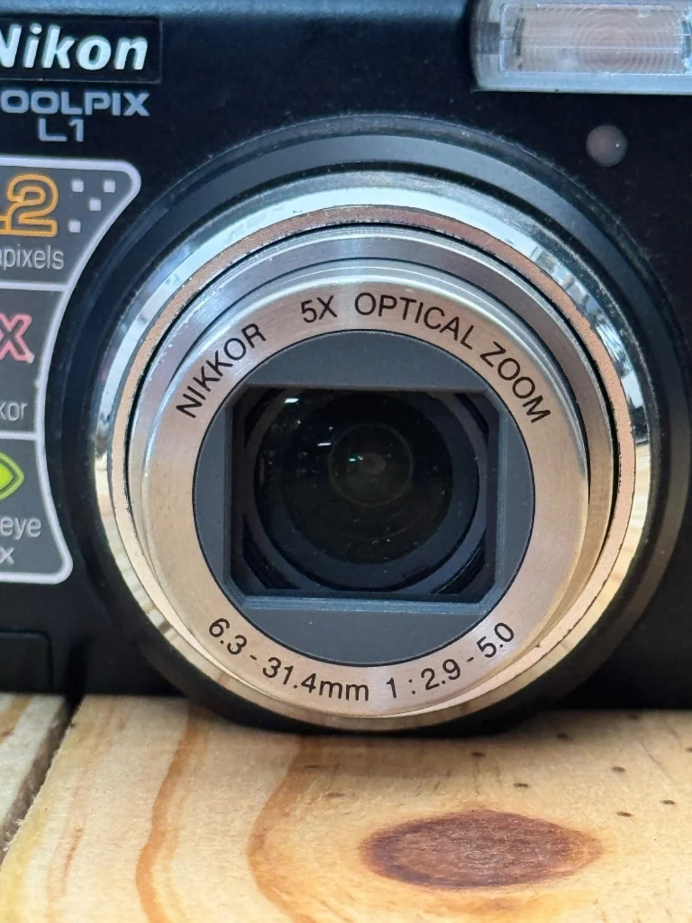 Nikon coolpix l1